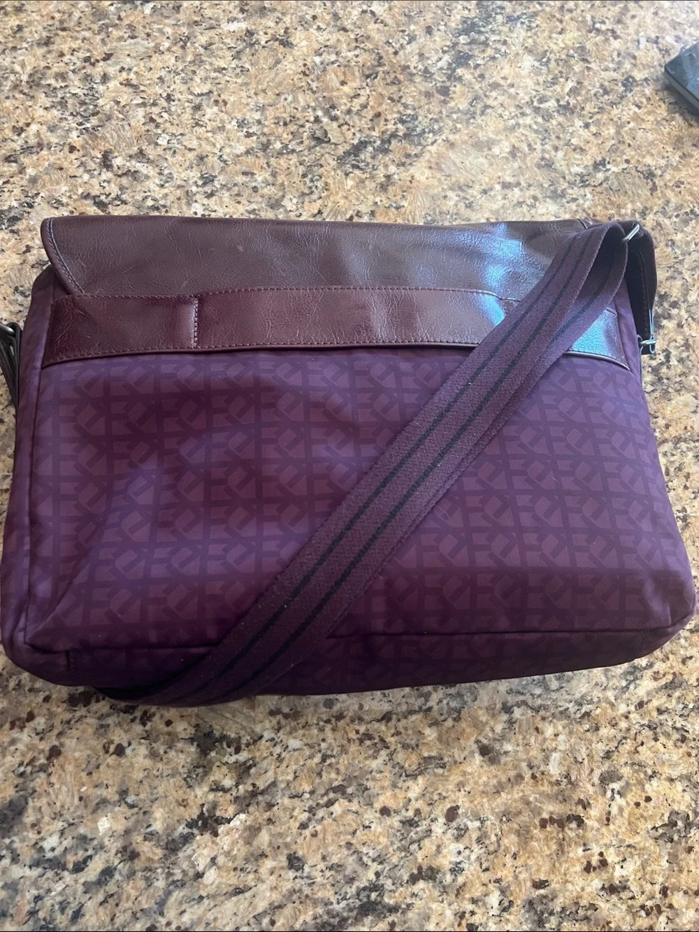 Fossil messenger flap